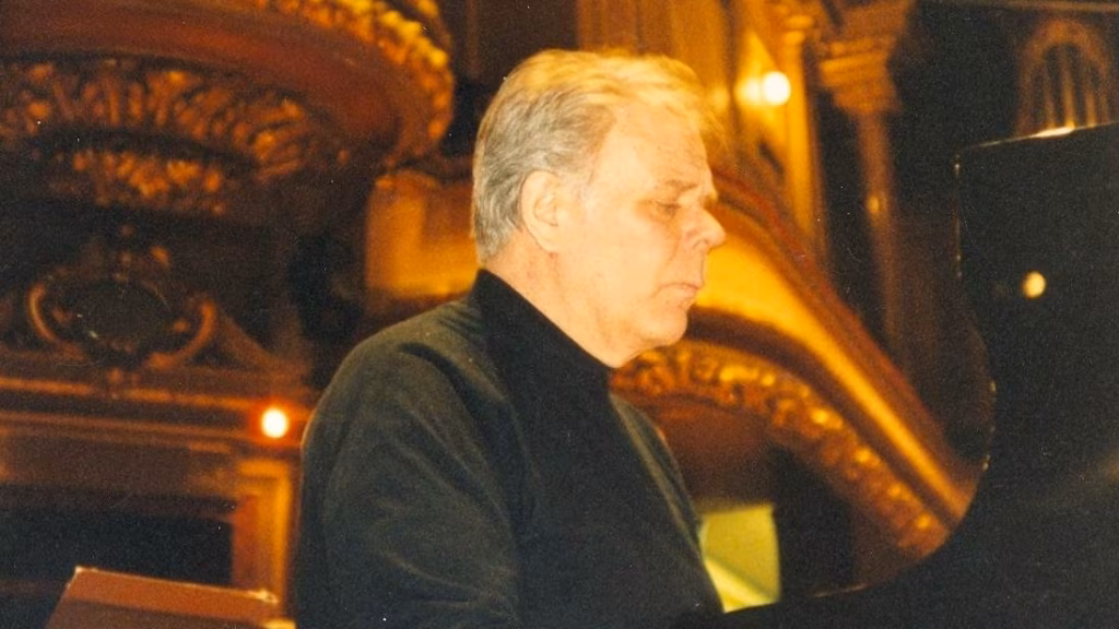 Vardo Rumesseni lahkumine