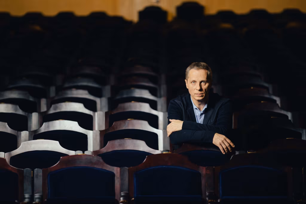 Dirigendit&ouml;&ouml; on keeruline ja tundlik protsess. Intervjuu Vello P&auml;hnaga.