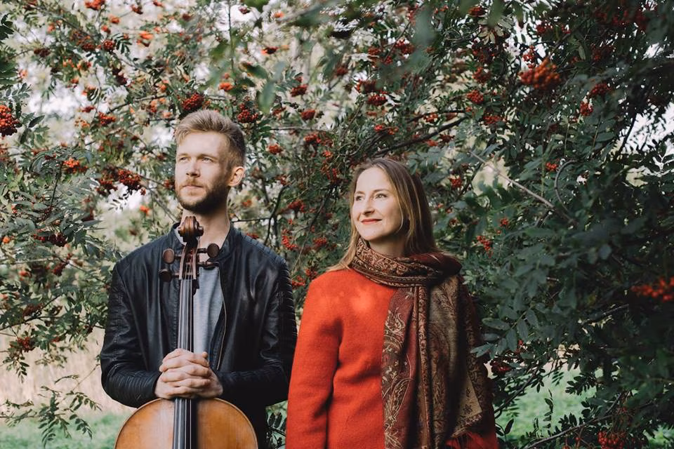 Sugestiivne ja &uuml;htselt hingav dialoog