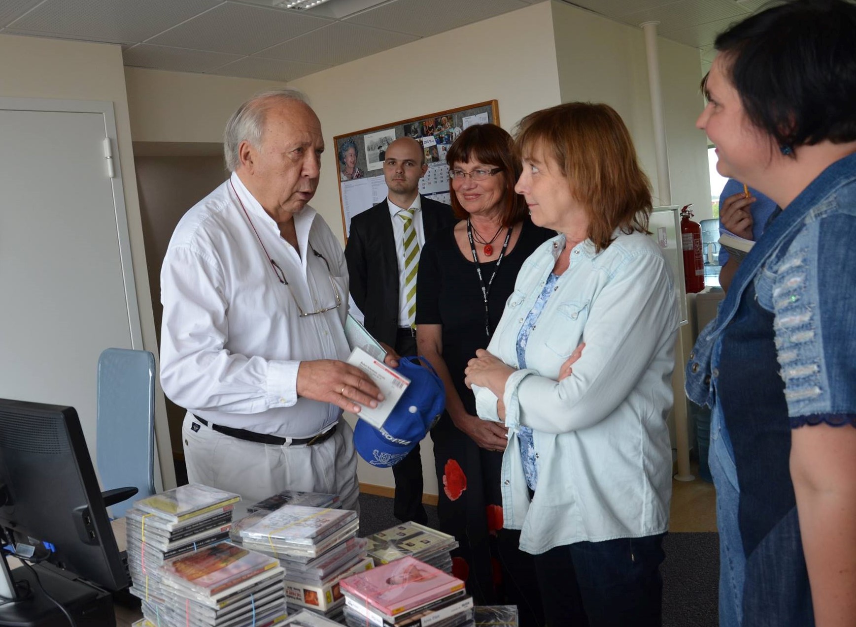 Neeme Järvi annab Klassikaraadiole üle oma plaadikogu. FOTO ERAKOGUST