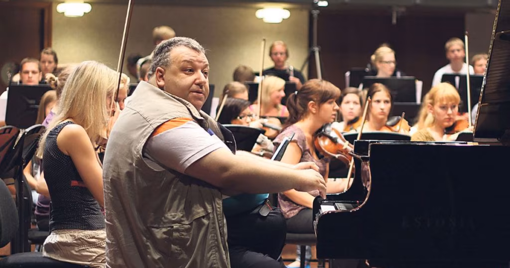 Suri pianist Aleksander Markovitš