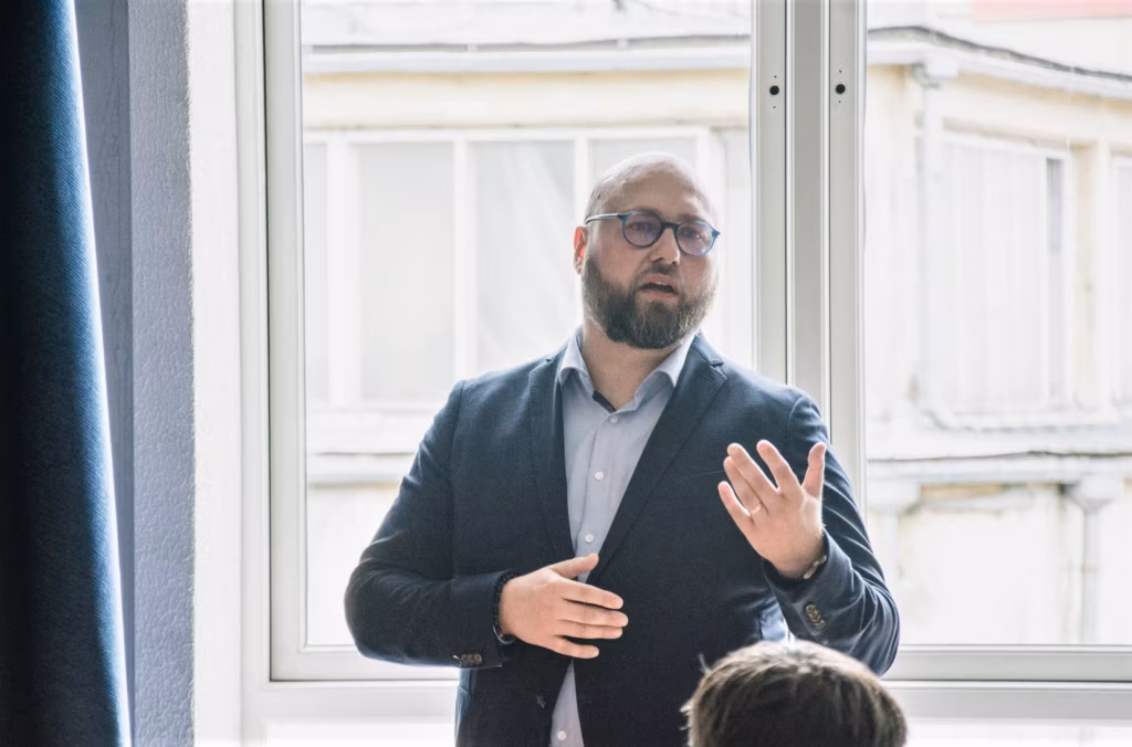 Vaba vaimuga Otsa kool