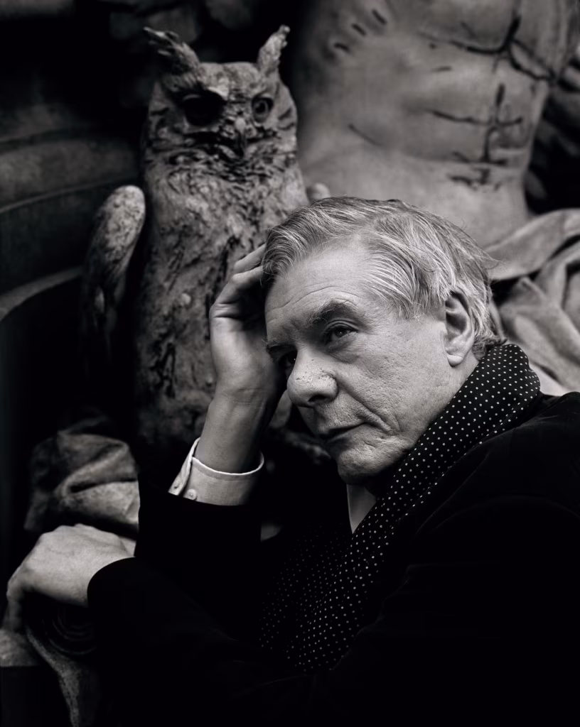 Hans Neuenfels rokib ooperit