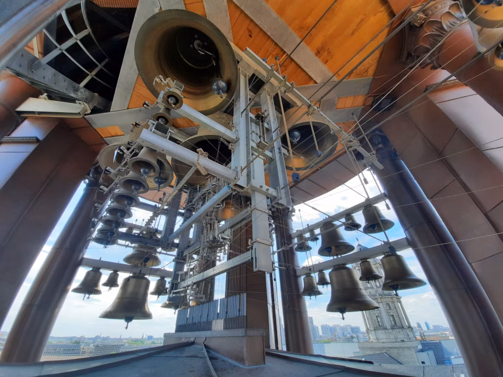 Mis on kariljon ja kes on kariljonist?