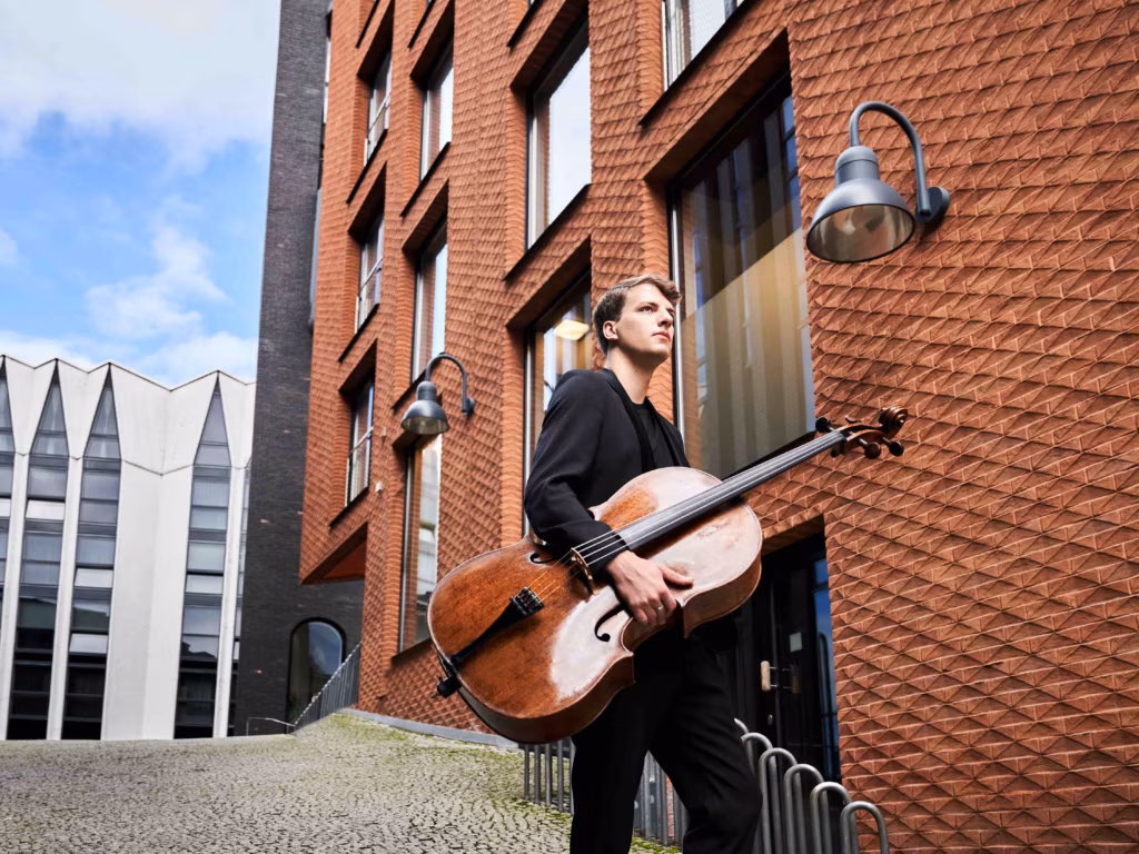 Marcel pluss t&scaron;ello v&otilde;rdub Marcello. Intervjuu Marcel Johannes Kitsega