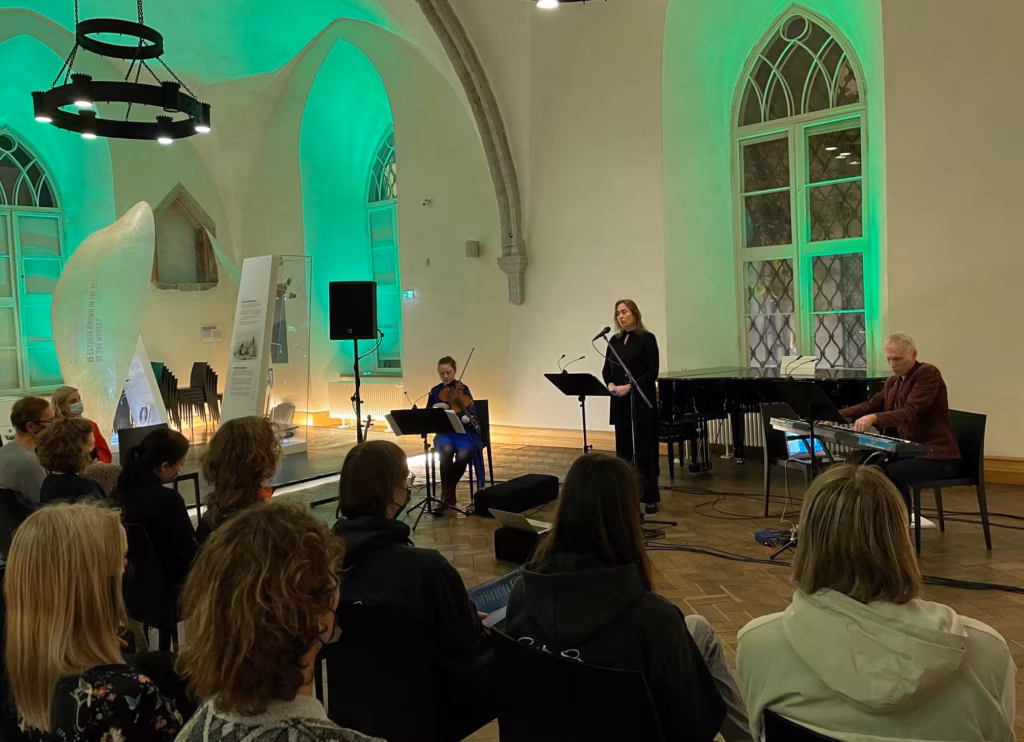 Heliplasmaga k&otilde;rvu teritamas