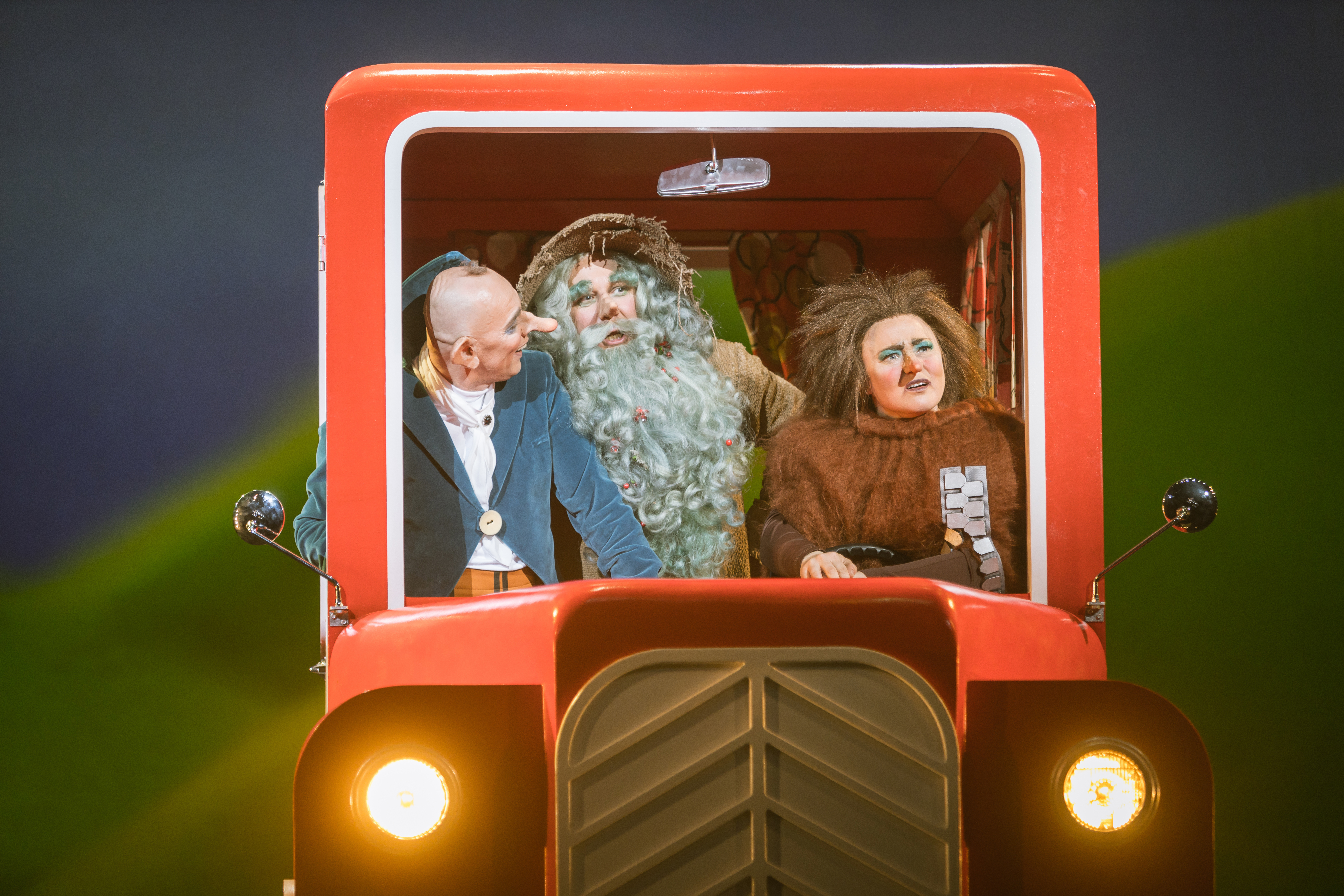 Peategelased Muhvi autos. 