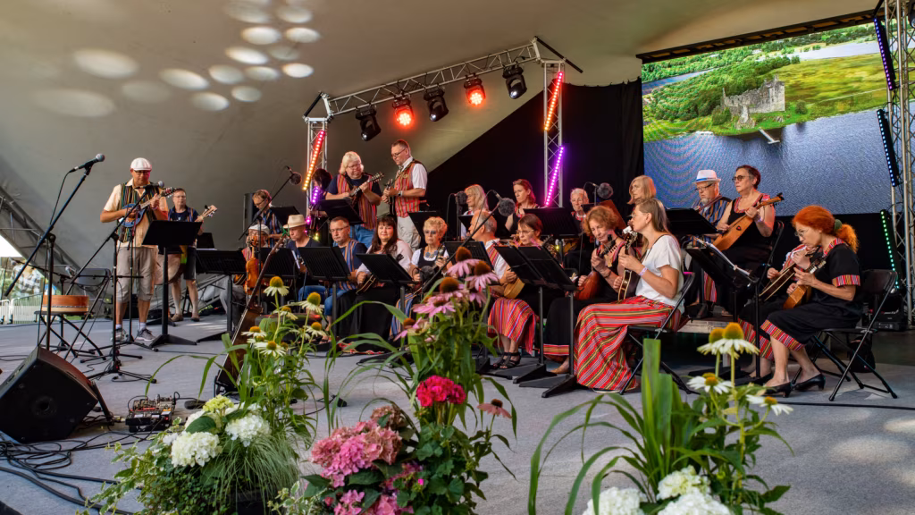 Saku Mandoliinid – kilde kooskõlade kaleidoskoobist