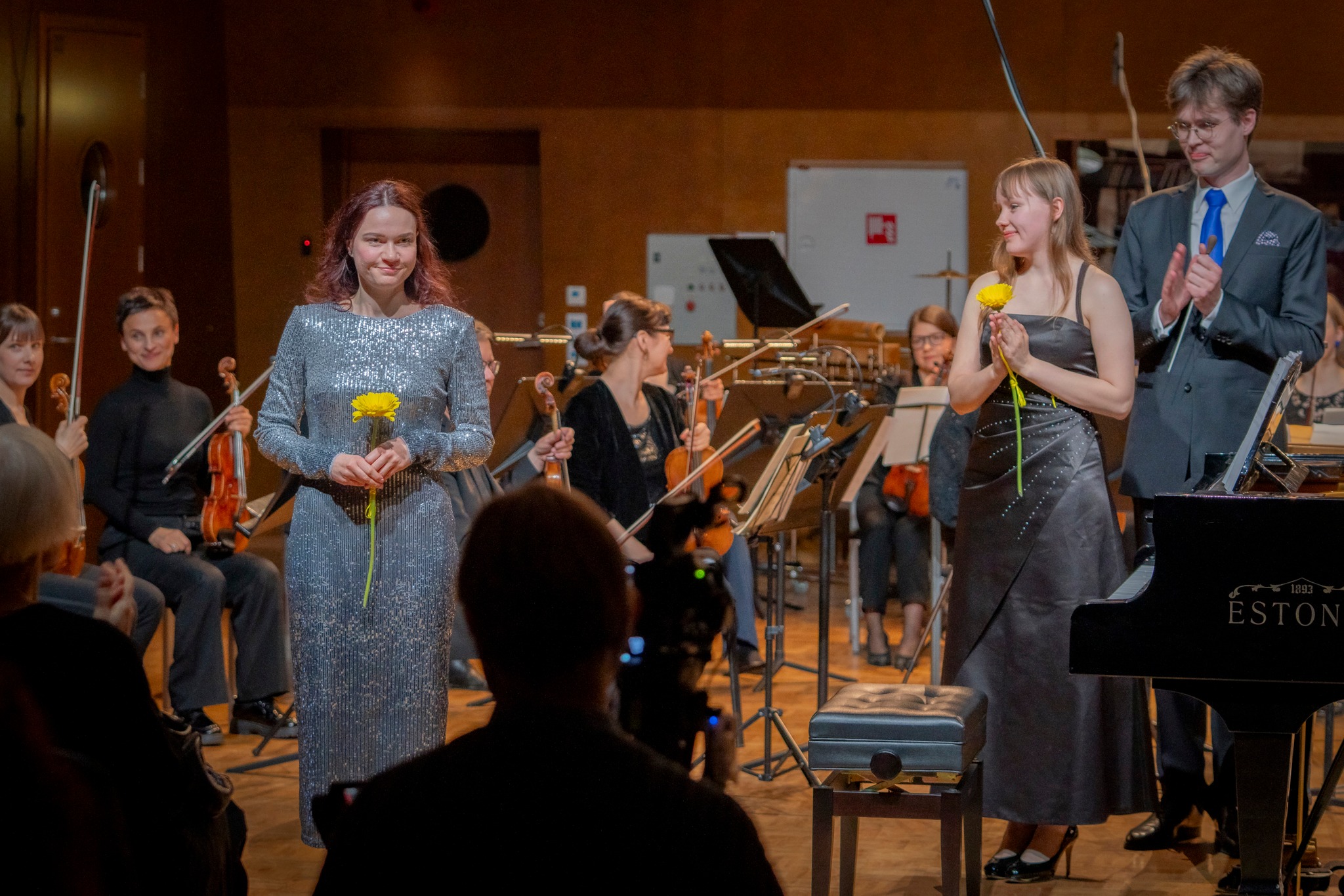 TKO, dirigent Valle-Rasmus Roots, solist Tähe-Lee Liiv ja helilooja Marianna Liik. FOTOD RENE JAKOBSON