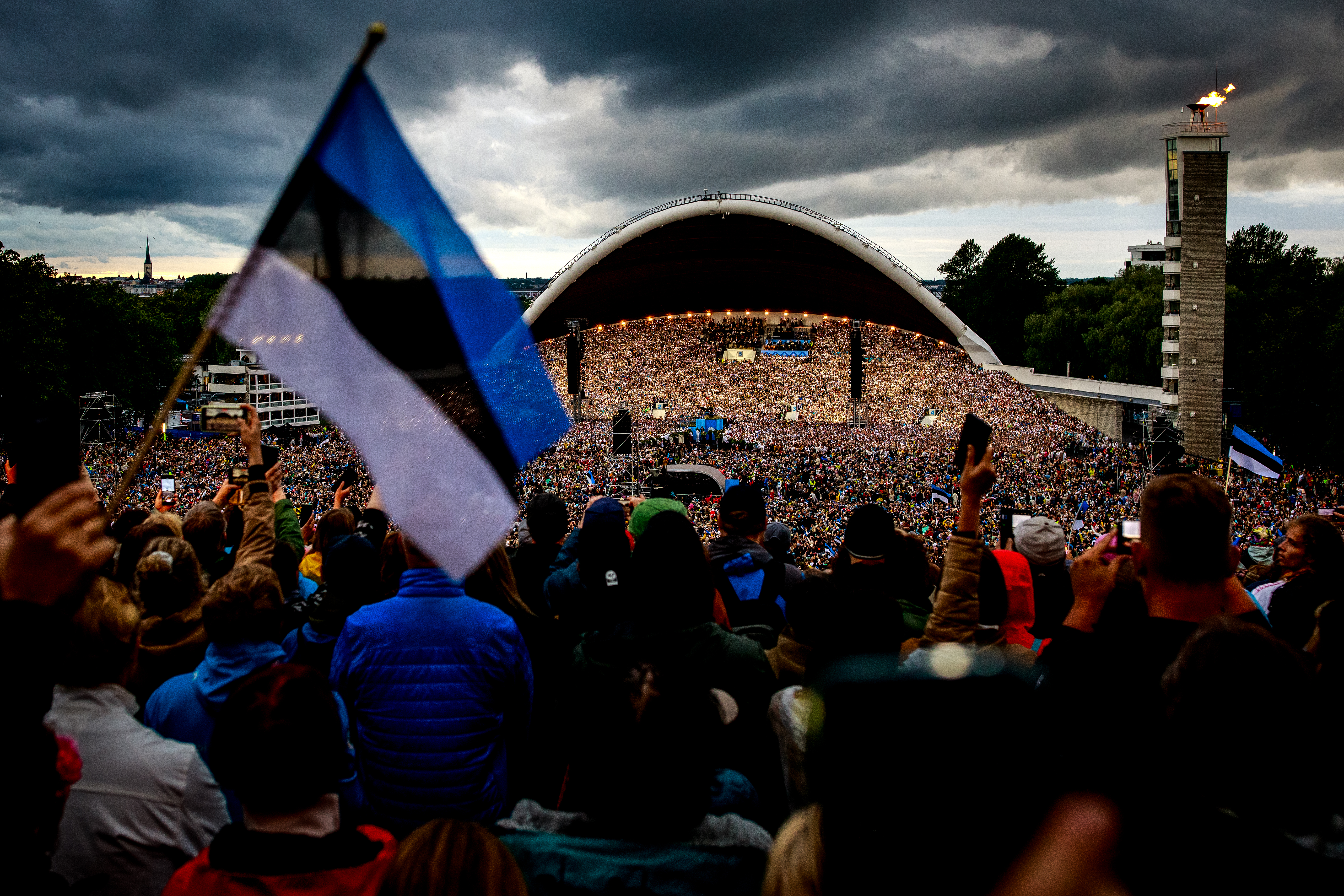 XXVIII Laulu-ja tantsupeo “Iseoma” lõpuühendkoorid Foto: Kalev Lilleorg